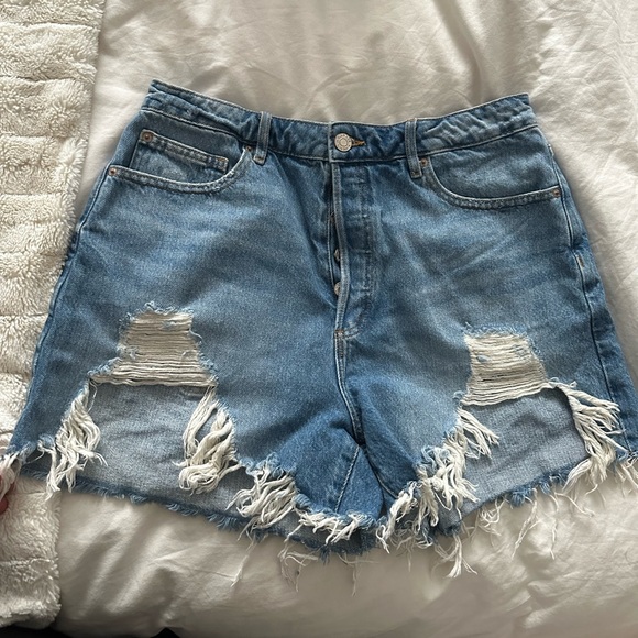 Garage Shorts - Picture 2 of 2